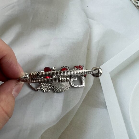 460 Red Hello Kitty Bracelet cute - Picture 5 of 5